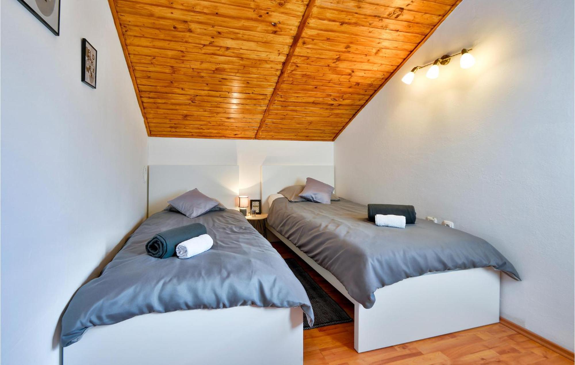 2 Bedroom Gorgeous Home In Gornje Stative Exterior photo