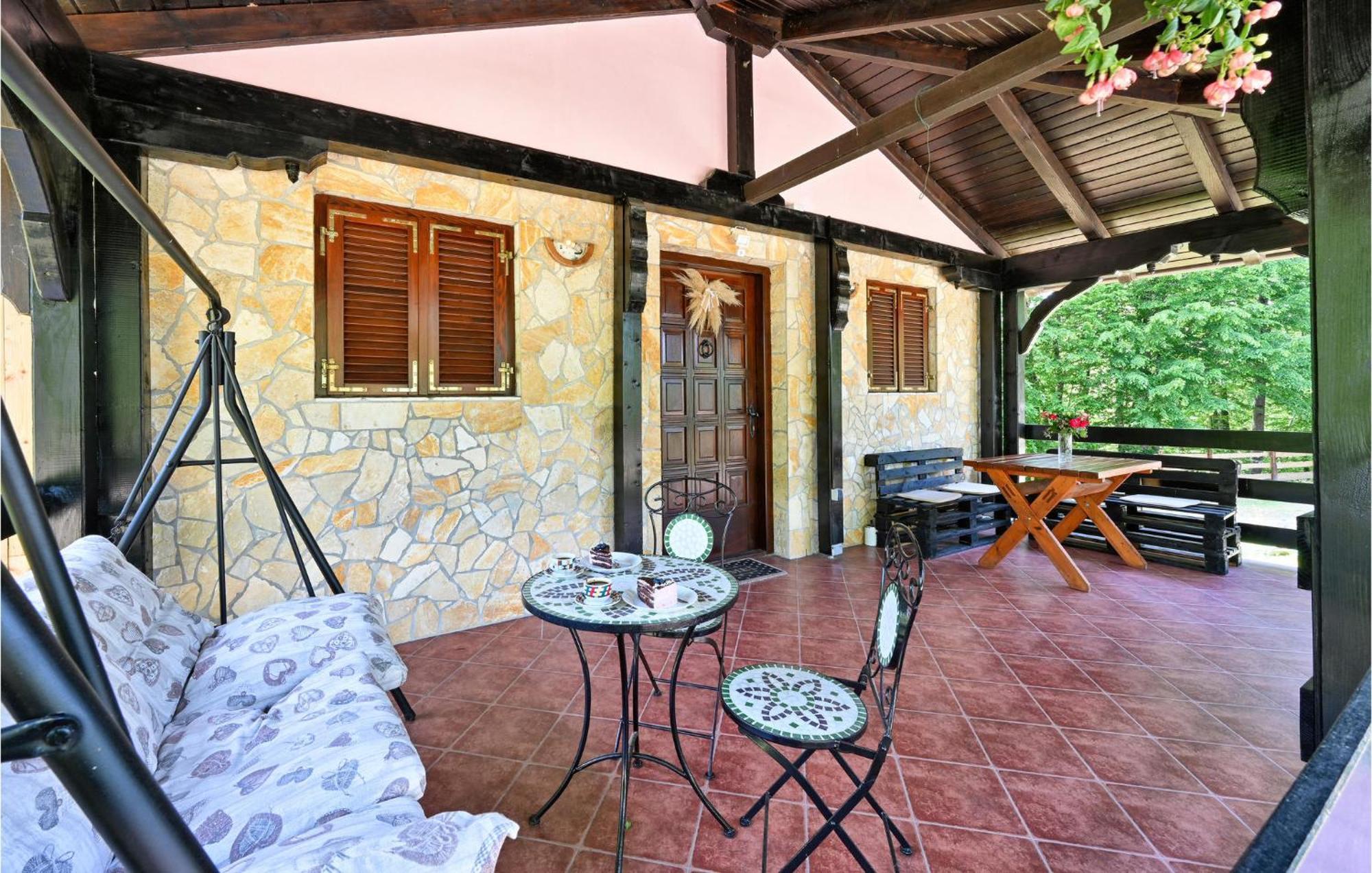 2 Bedroom Gorgeous Home In Gornje Stative Exterior photo
